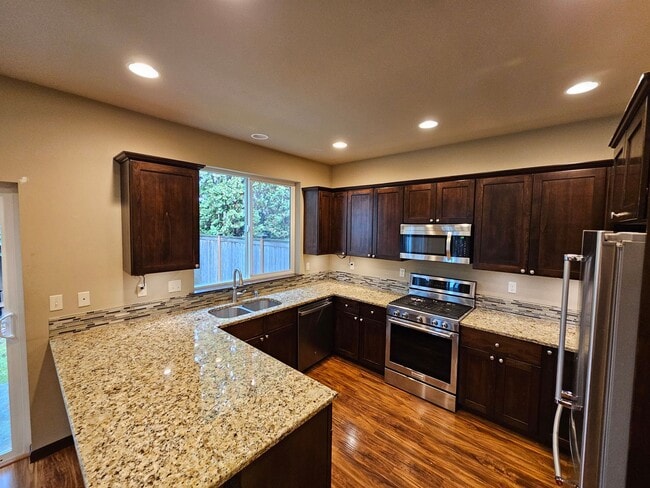 Foto del edificio - 713 Park Ln