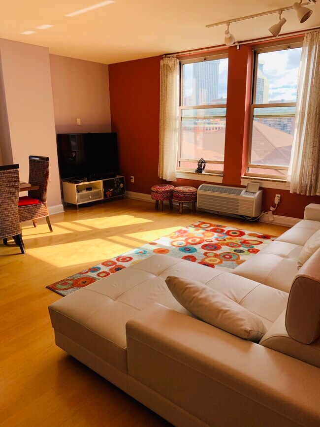 Living Room - 10 Regent St