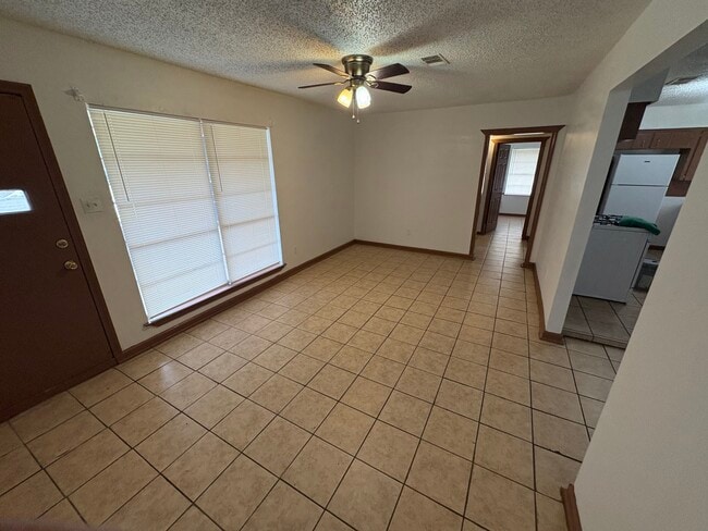 Building Photo - 9218 Laura Koppe Rd