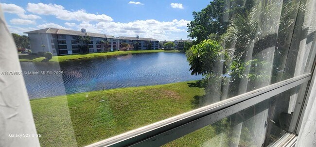 Foto del edificio - 9420 Poinciana Pl
