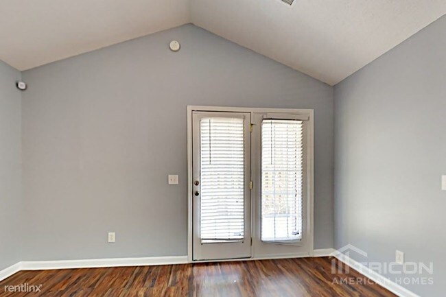 Building Photo - 867 Killian Station Dr