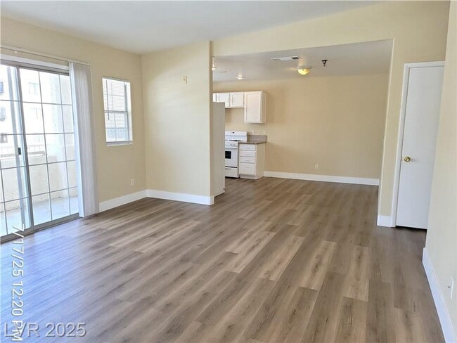 Building Photo - VIEW VIEW VIEW!!! FANTASTIC GREEN VALLEY 3...