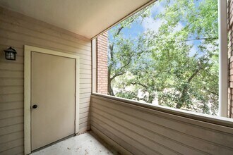 Building Photo - 2111 Welch St