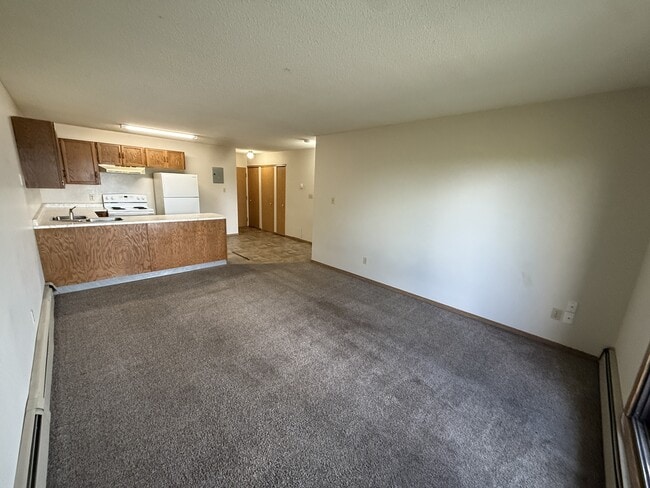 Building Photo - 5013 50 St