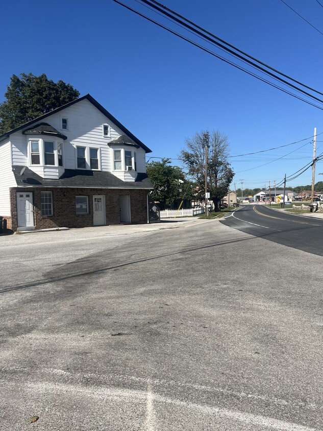 Front of 1 W Hanover St. - 1 W Hanover St