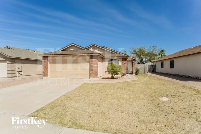Building Photo - 8518 E Clovis Ave