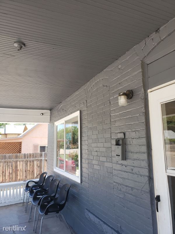 Building Photo - 5 br, 2 bath House - 914 E River