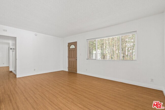 Foto del edificio - 616 Vernon Ave