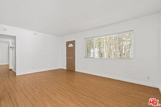 Building Photo - 616 Vernon Ave