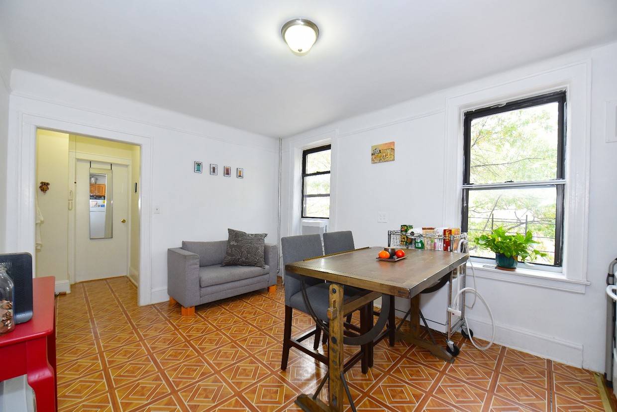 Foto principal - 3202 34th Ave