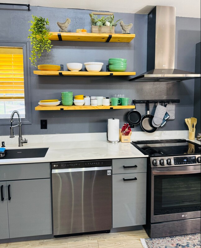 Foto del edificio - 24 E Winding Hill Rd