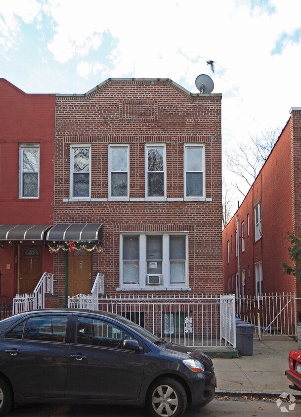 Primary Photo - 450 36th St 4