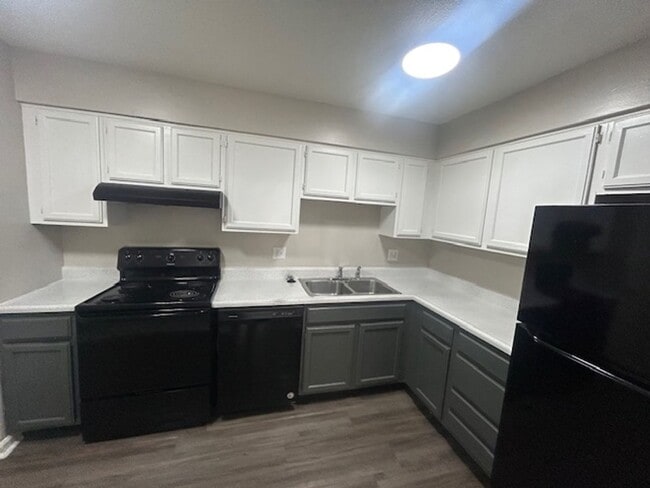 Interior Photo - The Grove on Harcourt