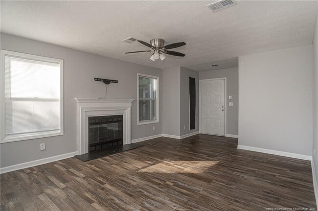 Building Photo - 6821 Willowbrook Dr