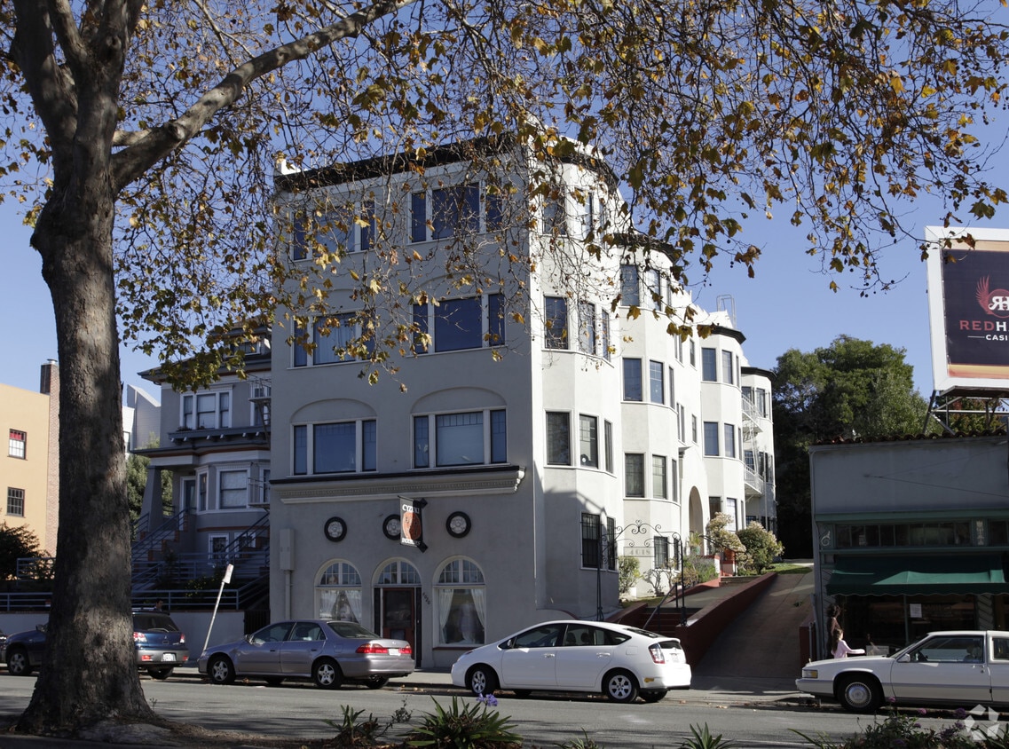  - 4020 Broadway