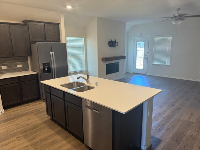 Building Photo - 105 Condor Pass