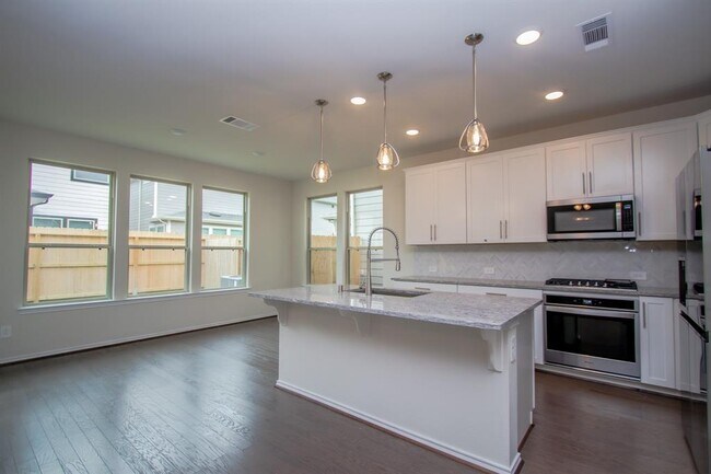 Building Photo - 3413 Knighton Hill Dr