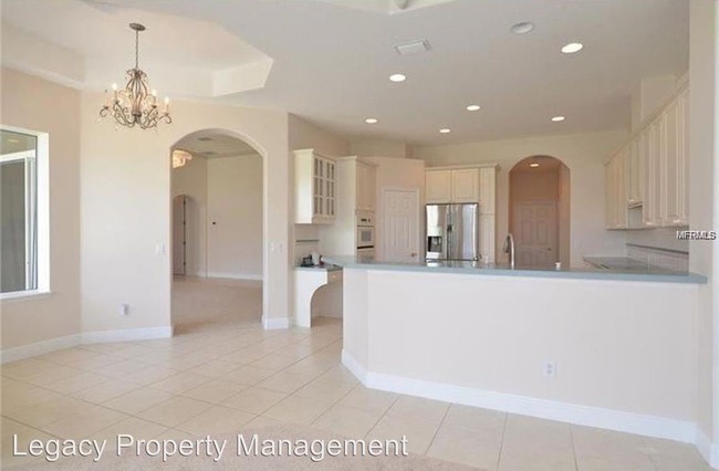 Building Photo - 4 br, 4.5 bath House - 3231 Regal Crest Drive