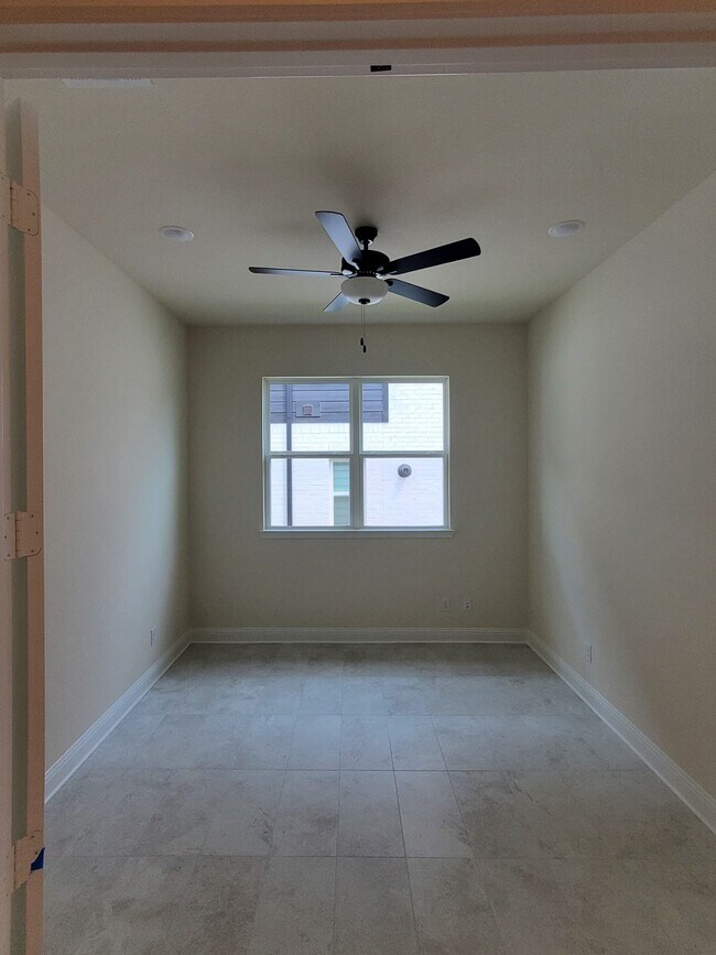 Foto del edificio - 4512 Hammerstein Blvd