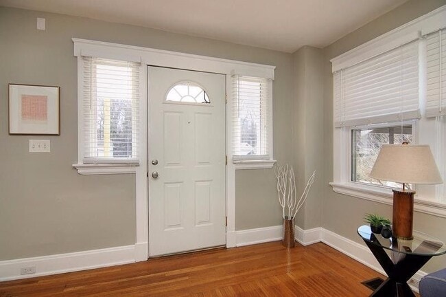Building Photo - 4067 Paxton Ave