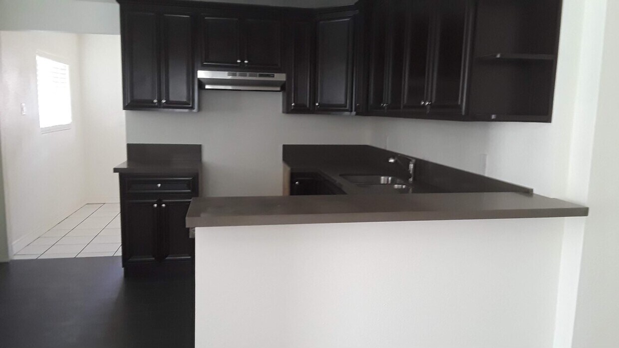 Foto principal - 664 S McBride Ave
