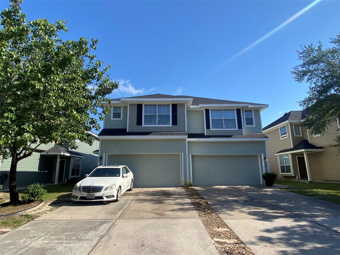 Foto principal - 8925 Elm Drake Ln