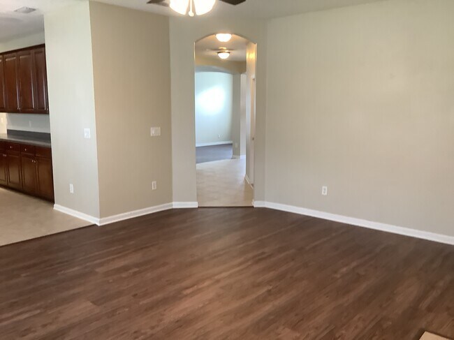 Building Photo - 729 Porto Cristo Ave
