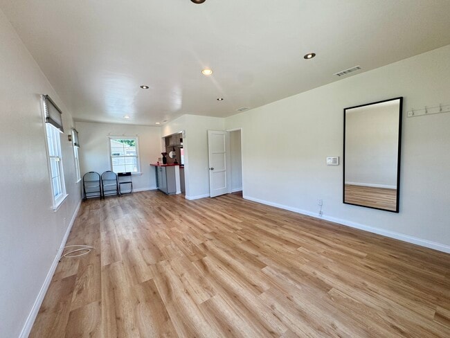 Living room - 6664 Ensign Ave