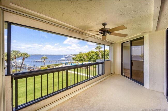 Foto del edificio - 625 NW North River Dr