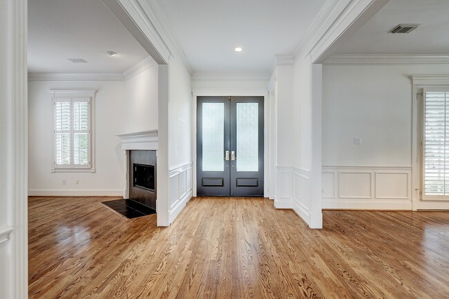 Building Photo - 4103 Villanova St