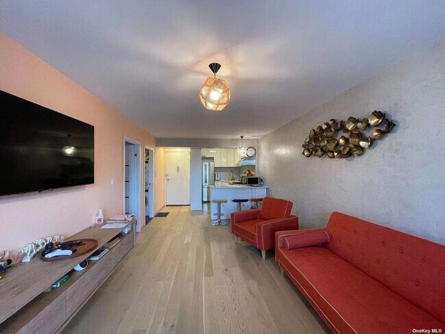 Foto del edificio - 135-08-135-82 82nd Ave