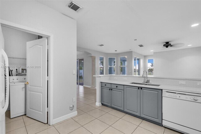 Foto del edificio - 6425 SW 164th Ave