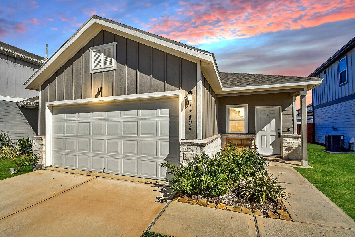 Foto principal - 17826 Juneberry Seed St