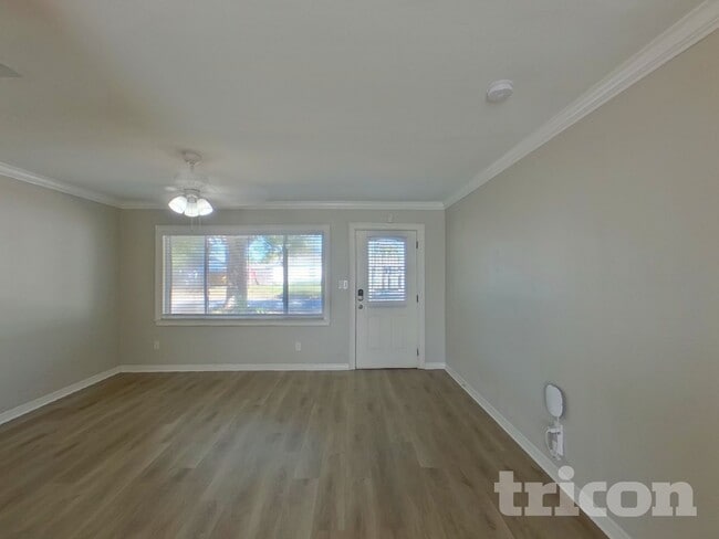 Foto del edificio - 3210 W Tyson Ave