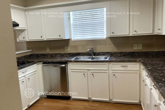 Foto del edificio - 527 Shealy St