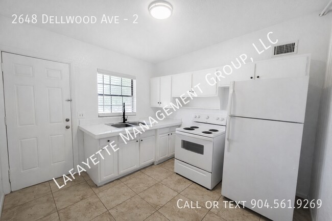 Foto del edificio - 2648 Dellwood Ave