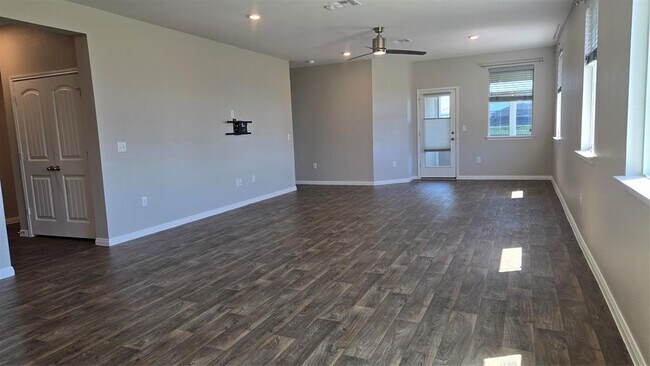 Foto del edificio - 313 Charles Trl