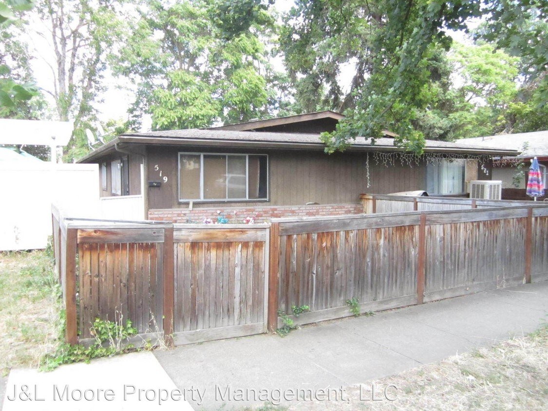 Primary Photo - 519 S Holly St