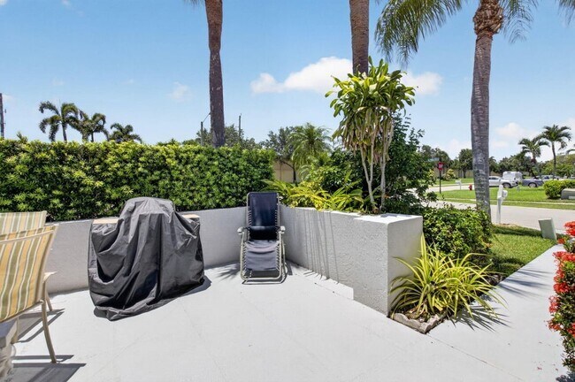 Porche - 8108 Summer Shores Dr