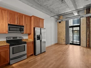 Building Photo - 239 E Chicago St Building Photo - 239 E Chicago St