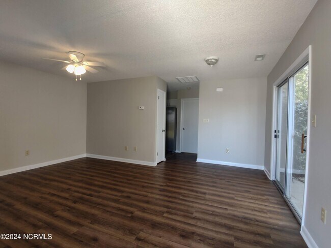 Foto del edificio - 13 Portwest Townhouses Dr
