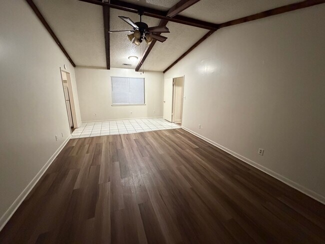Foto del edificio - 22173 Ewell St