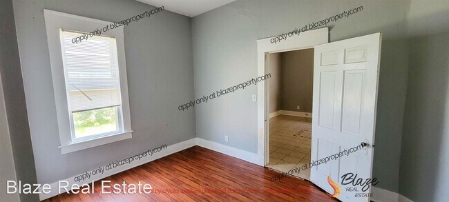 Foto del edificio - 3 br, 1 bath House - 515 SE 12th