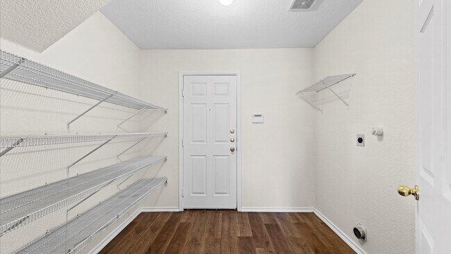 Foto del edificio - The Enclave at Lakeside