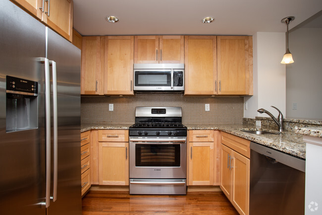 1BR, 1BA - Kitchen - 30 Haven