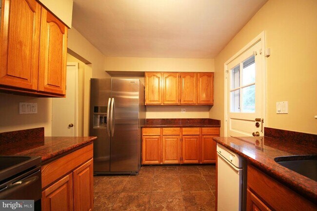 Foto del edificio - 7223 Carol Ln