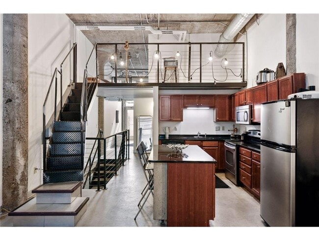 Building Photo - 521 S 7th St