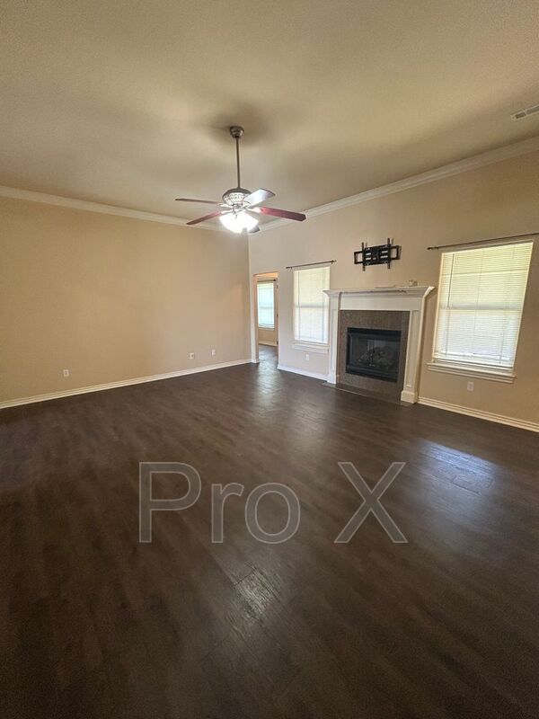 Building Photo - 204 Camden Dr
