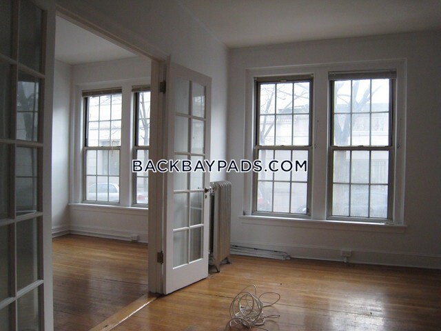 Primary Photo - 14 Clearway St