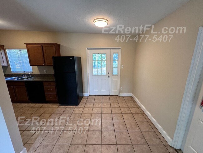Foto del edificio - 3/1.5 with One Car Carport - Great Altamon...
